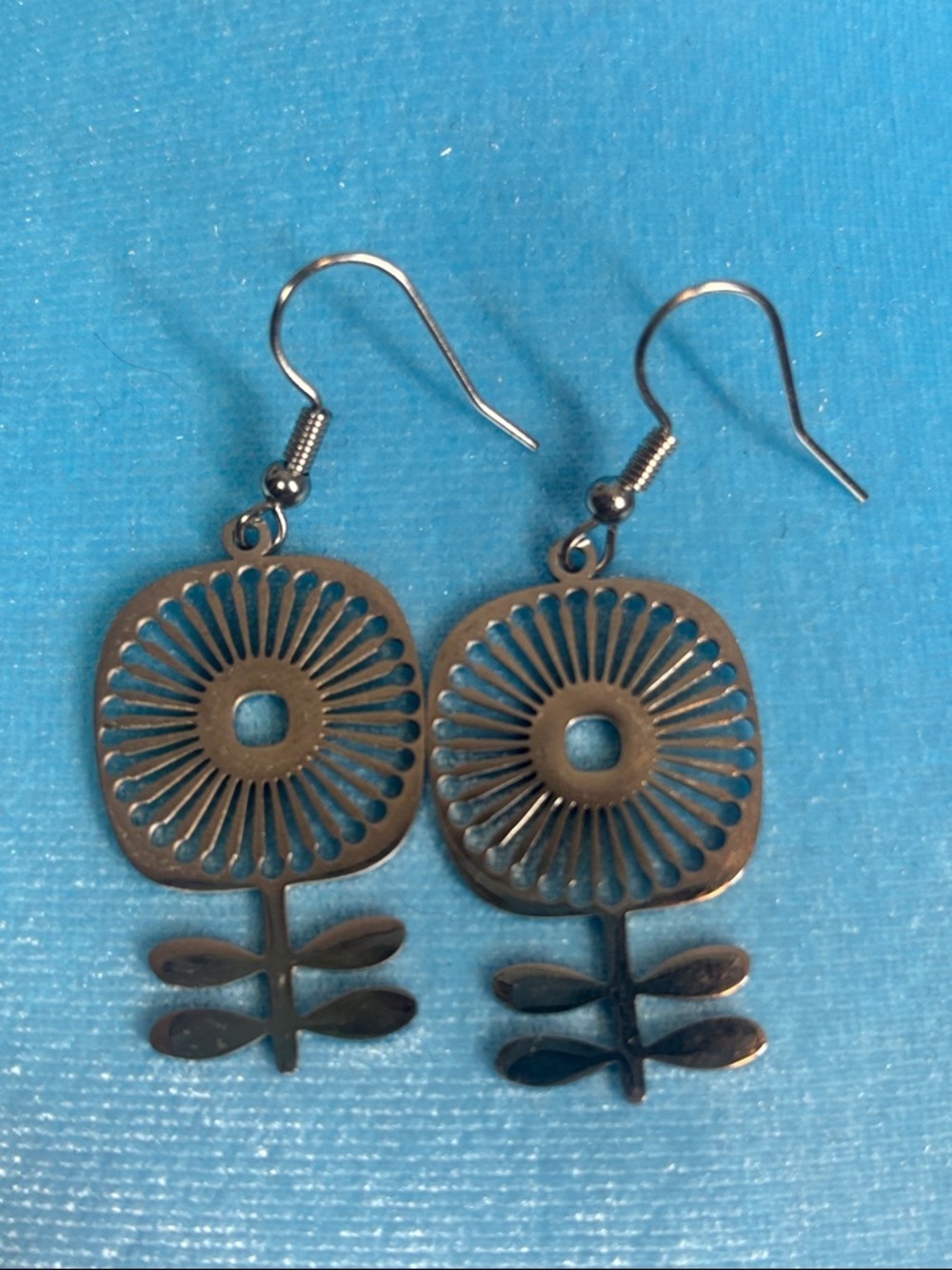 Nordic Bloom silver toned dangle floral earrings new - Picture 2 of 5